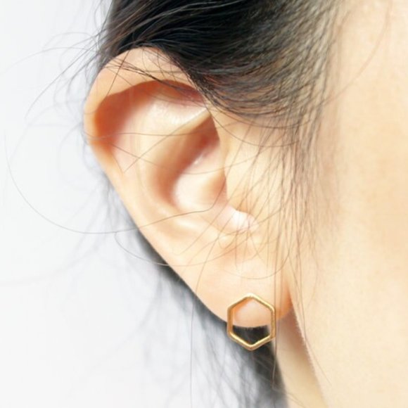 Hexagon stud earrings 1 pair dainty - Picture 3 of 3